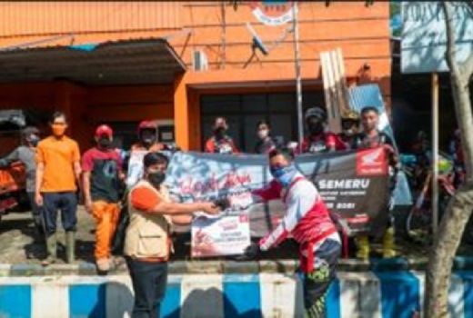 Komunitas Biker Jelajah Alam Sembari Berbagi untuk Korban Semeru - GenPI.co JATIM