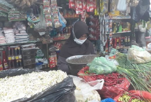 Bahan Pokok di Pasar Wonokromo Surabaya Naik 30 Persen - GenPI.co JATIM