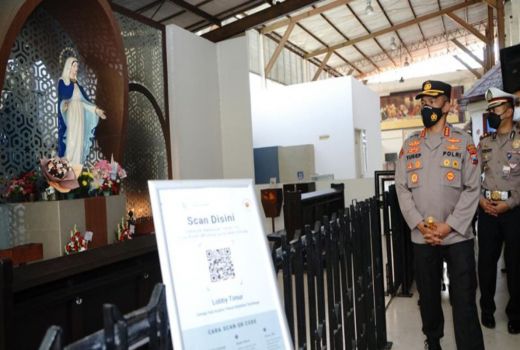 Kapolres Surabaya Keliling Gereja dan Stasiun, Persiapan Nataru - GenPI.co JATIM