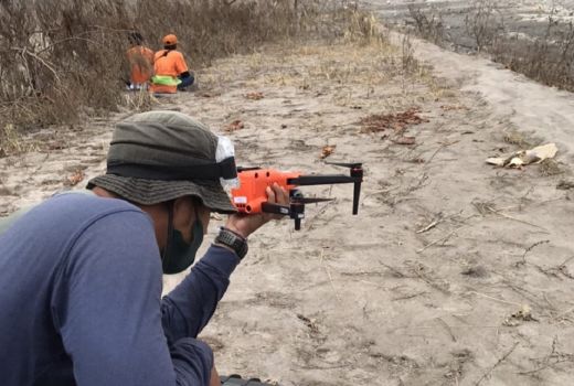 APDI Jatim Kirim Drone ke Wilayah Terdampak Erupsi Gunung Semeru - GenPI.co JATIM