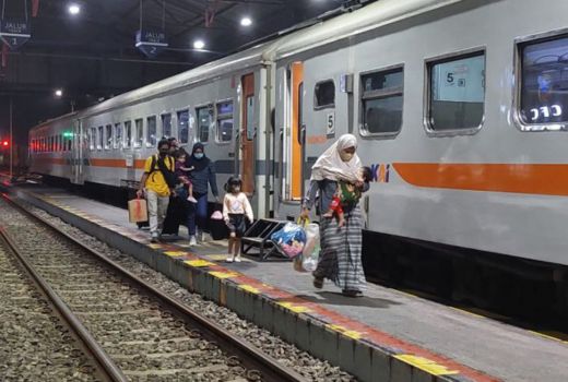 Jumlah Penumpang PT KAI Daop 7 Madiun Naik Selama Natal - GenPI.co JATIM