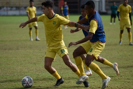 Aji Santoso Buka Wacana Uji Coba, Simak Jadwalnya - GenPI.co JATIM