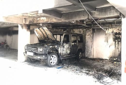 Mobil Mewah Mercedes Benz Terbakar, Pemilik Merugi Rp 600 Juta - GenPI.co JATIM