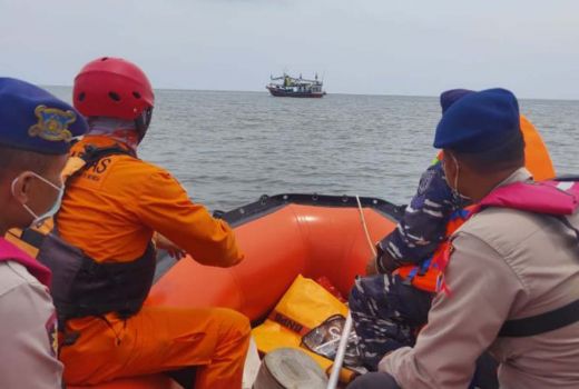 SAR Situbondo Cari Seorang Nelayan Hilang di Laut - GenPI.co JATIM