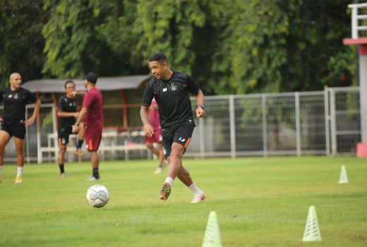 Tinga Optimis Perbaiki Posisi Persik di Klasemen - GenPI.co JATIM