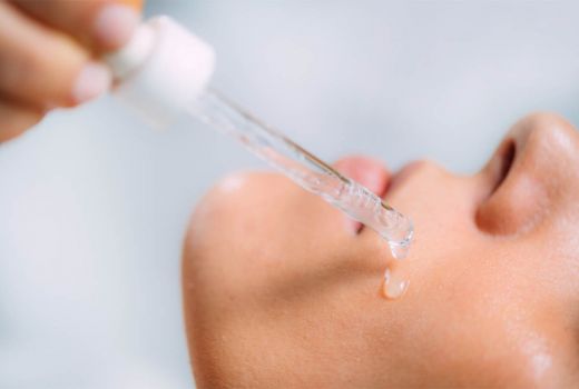 Cara Pakai Serum Wajah, Glowing dan Sehat - GenPI.co JATIM