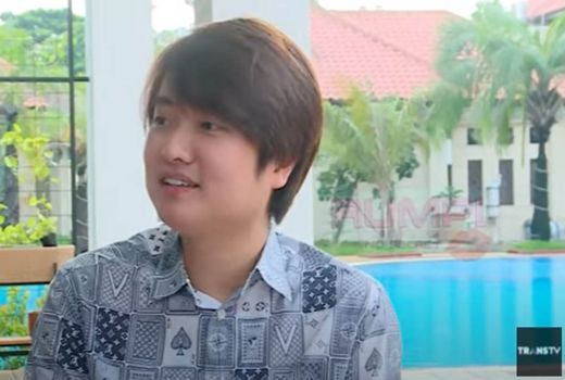 Langsung Setumpuk, Crazy Rich Surabaya Belanja Tanpa Lihat Harga - GenPI.co JATIM