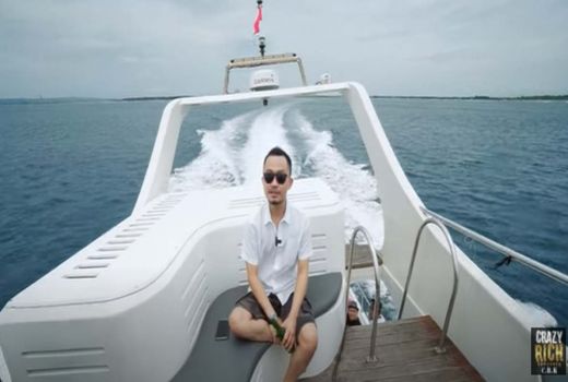 Crazy Rich Kediri Ajak Room Tur Yacht, Mewah Banget - GenPI.co JATIM