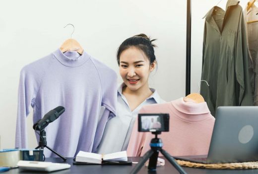 3 Tips Aman Beli Busana Online, Khusus Pemula Perhatikan - GenPI.co JATIM