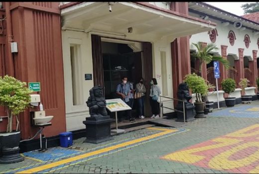 Polisi Beri Kesaksian Detik-Detik Mencekam di Pintu 13 Stadion Kanjuruhan - GenPI.co JATIM