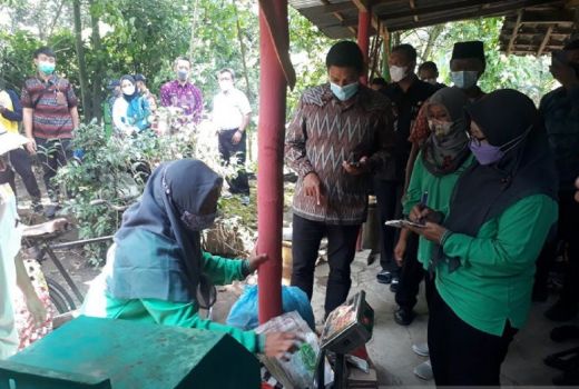 Wali Kota Kediri Punya Cara Jempolan Ajak Warga Kurangi Sampah - GenPI.co JATIM