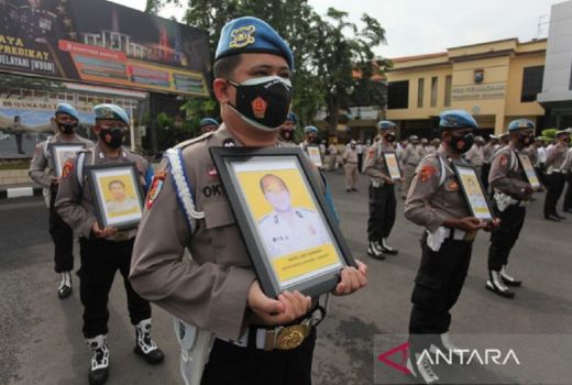 12 Anggota Polisi di Surabaya Dipecat, ini Sebabnya - GenPI.co JATIM