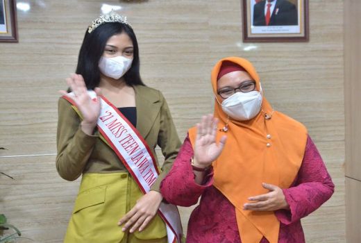 Remaja Asal Gresik di Ajang Miss Teen Indonesia 2022, Bangga! - GenPI.co JATIM