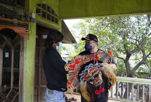 Bupati Kediri Bertemu Menjeng Kimhoa, Beri Panggung Main Jaranan - GenPI.co JATIM