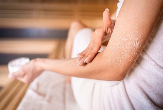 Manfaat Dahsyat Scrubbing, Kulit Halus dan Lembut - GenPI.co JATIM