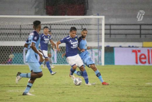 Persib vs Persela 1-1, Laskar Joko Tingkir Gagal Raih 3 Poin - GenPI.co JATIM