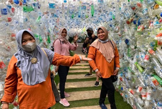 Pameran Sampah Plastik, Belajar Sambil Rekreasi - GenPI.co JATIM