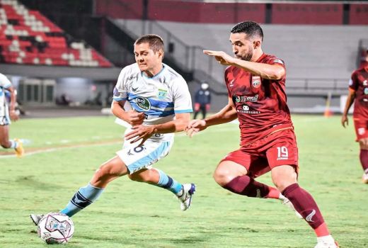Persela Kalah 0-2 Lawan Borneo FC, Posisi Semakin Sulit - GenPI.co JATIM