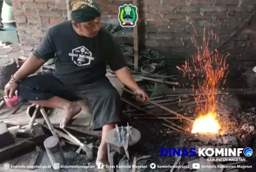 Keren, Pemuda asal Magetan Jago Membuat Keris - GenPI.co JATIM