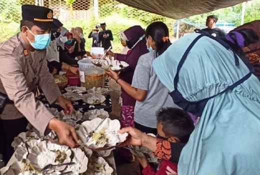 Keren! Komunitas Lakukan Aksi di Lereng Gunung Ijen - GenPI.co JATIM