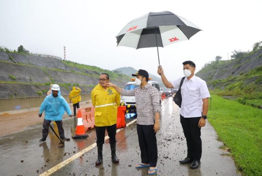 Wagub Jatim Sampaikan Pesan Saat Lihat Lokasi Longsor Tol Pandaan - GenPI.co JATIM