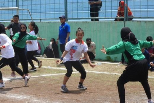 Seru! Stadion Gajayana Malang jadi Ajang Olahraga Tradisional - GenPI.co JATIM