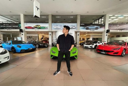 Heboh! Crazy Rich Surabaya Lari Saat Coba Sepatu, Eh Ternyata - GenPI.co JATIM
