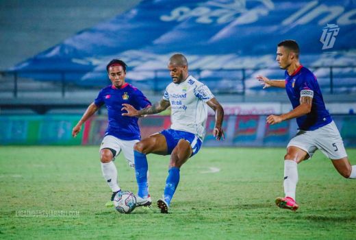 Liga 1, Persib vs Persik 0-0, Macan Putih Sukses Curi 1 Poin - GenPI.co JATIM