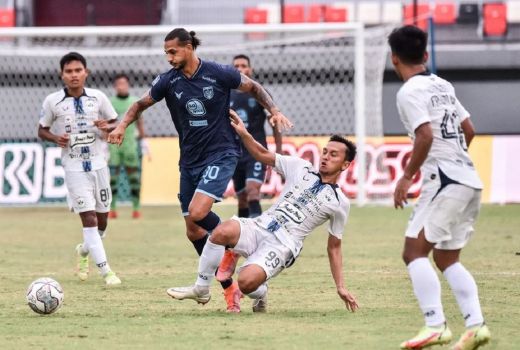 Persela Gagal Persembahkan Kemenangan di Laga Terakhir Musim ini - GenPI.co JATIM