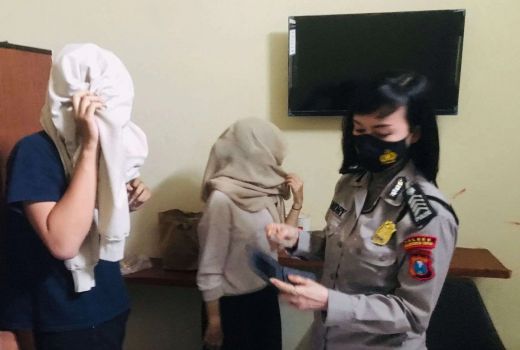 Razia di Mojokerto, 2 Pasangan Kepergok Lagi Asik dalam Kamar - GenPI.co JATIM