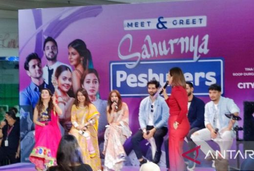5 Artis Bollywood Hadir di Surabaya, Sapa Penggemar - GenPI.co JATIM