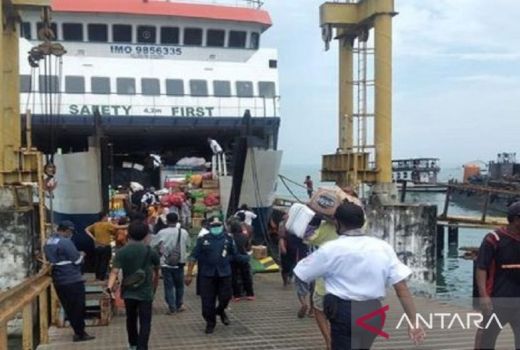 Warga Kepulauan Sumenep Melakukan Mudik, Kapal Dipadati Penumpang - GenPI.co JATIM