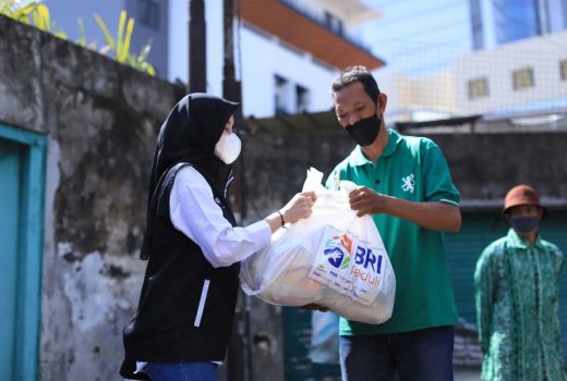 BRI Group Bagikan 80.000 Paket Sembako, Berkah Ramadan - GenPI.co JATIM