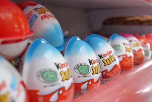 Kinder Joy Menumpuk di Gudang Minimarket Kota Malang - GenPI.co JATIM