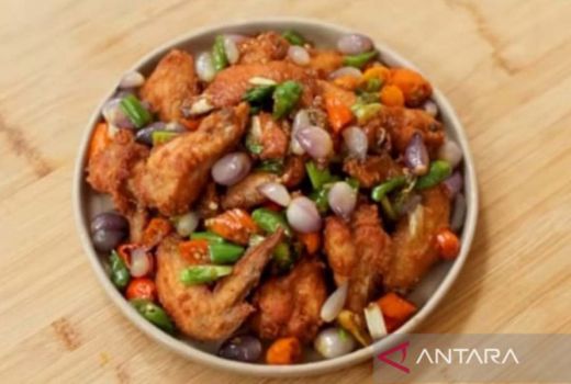 Resep Ayam Goreng Oseng Bawang, Rekomendasi Menu Buka Puasa - GenPI.co JATIM
