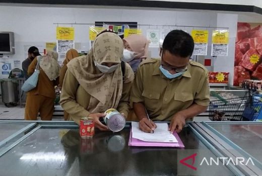 Duh, Toko di Bangkalan Masih Saja Jual Makanan Kedaluwarsa - GenPI.co JATIM