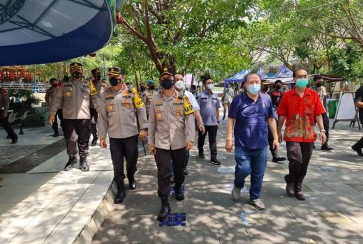 Kapolda Jatim Kunjungi KBS, Ingatkan Warga Segera Vaksin - GenPI.co JATIM