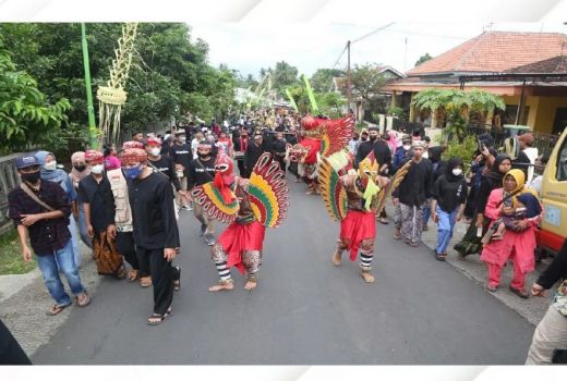 2 Tahun Vakum Barong Ider Bumi Digelar, Warga Kemiren Antusias - GenPI.co JATIM