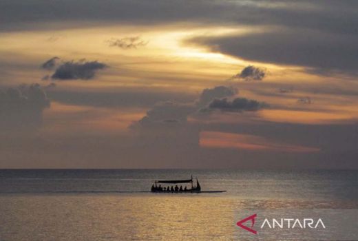 Pengunjung Wisata Pasir Putih Situbondo Naik Selama Lebaran - GenPI.co JATIM
