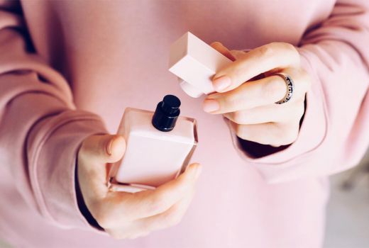 5 Titik Menyemprot Parfum Pada Tubuh, Niscaya Wangi Seharian - GenPI.co JATIM