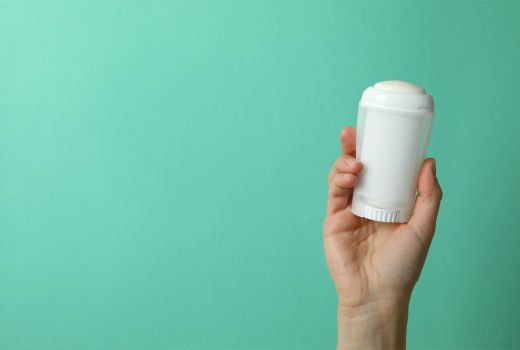 4 Cara Ampuh Pakai Deodoran, Wangi Tahan Lama - GenPI.co JATIM
