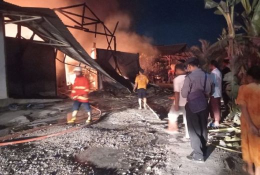 Pabrik Sanghai di Tulungagung Terbakar, Kerugian Ditaksir Rp15 M - GenPI.co JATIM