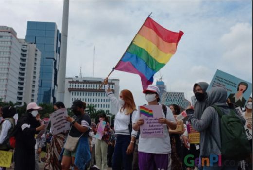 Masalah Bendera LGBT Kedubes Inggris Jangan Berlarut, Selesaikan! - GenPI.co JATIM