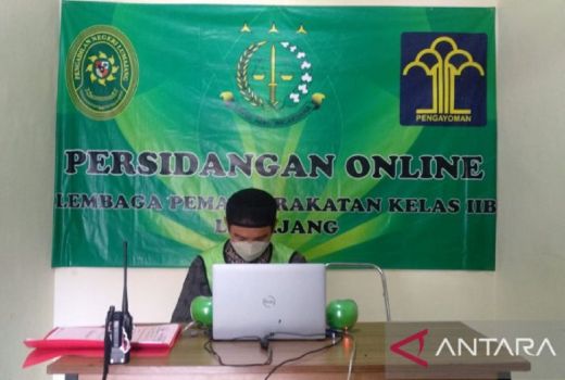 JPU Bacakan Tuntutan, Terdakwa Penendang Sesajen Ajukan Pledoi - GenPI.co JATIM