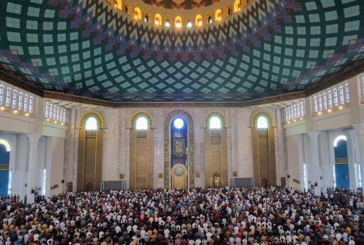 Khofifah Ajak Warga Salat Gaib untuk Buya Ahmad Syafii Maarif - GenPI.co JATIM
