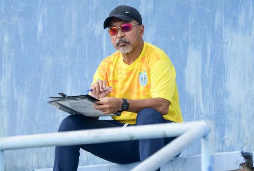 Seleksi Rampung, Tangan Dingin Fakhri Husaini Perkuat Persela - GenPI.co JATIM