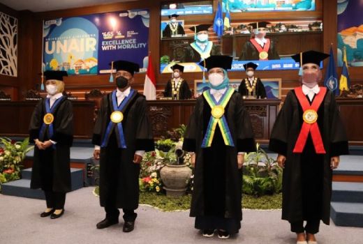 Unair Punya 4 Guru Besar Baru - GenPI.co JATIM