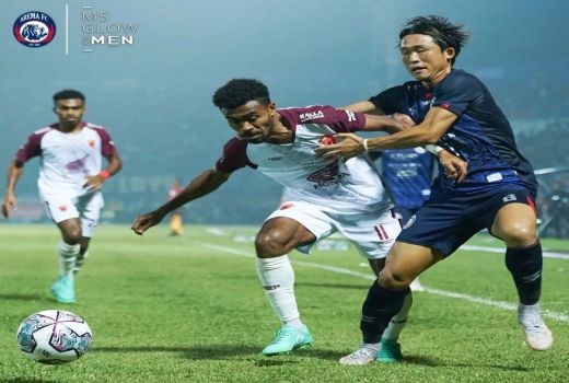 Eduardo Almeida Beberkan Penyebab Kekalahan Arema FC vs PSM - GenPI.co JATIM