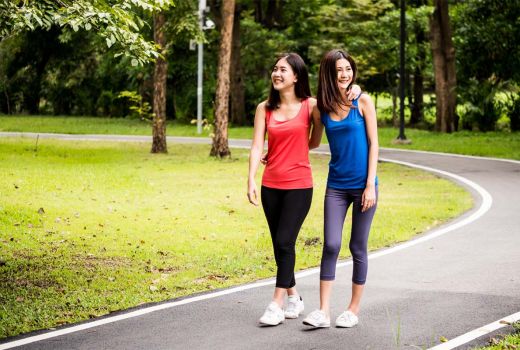 7 Aktivitas Jalan Kaki yang Bisa Anda Lakukan, Mudah dan Murah - GenPI.co JATIM