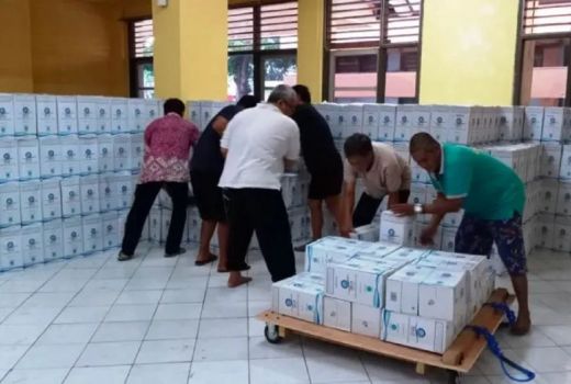 Air Zam-Zam Jemaah Haji Sudah Tiba di Embarkasi Surabaya - GenPI.co JATIM